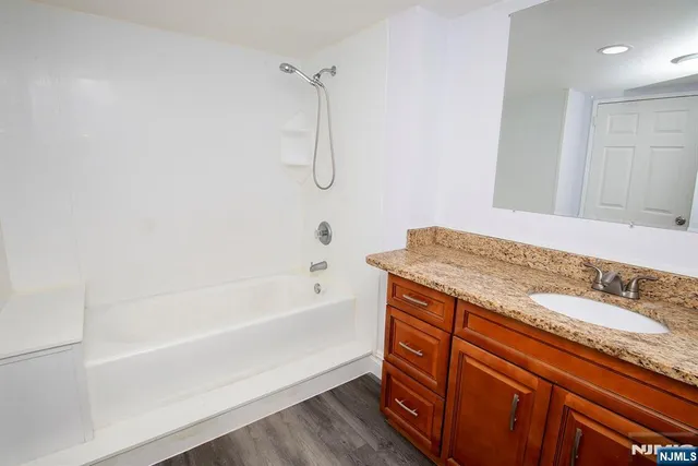 $2,800 | 55 Clinton Place, Unit 203, Hackensack, NJ 07601