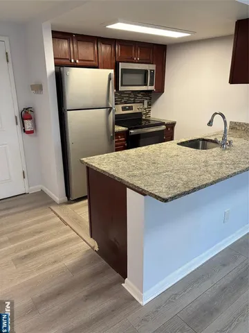 $2,800 | 55 Clinton Place, Unit 203, Hackensack, NJ 07601