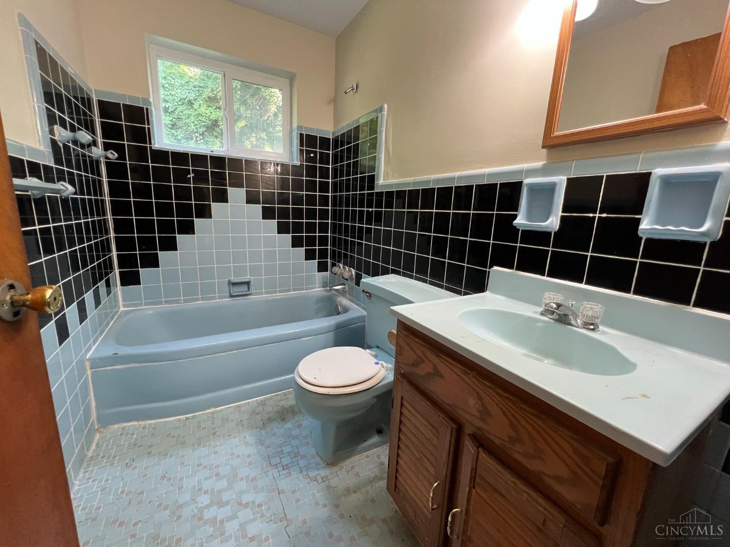 5530 Rapid Run Road Cincinnati, OH 45238 - Photo 2 of 4