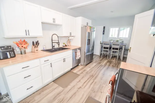 $179,900 | 903 East Pleasant Run Parkway North Drive, Indianapolis, IN 46203