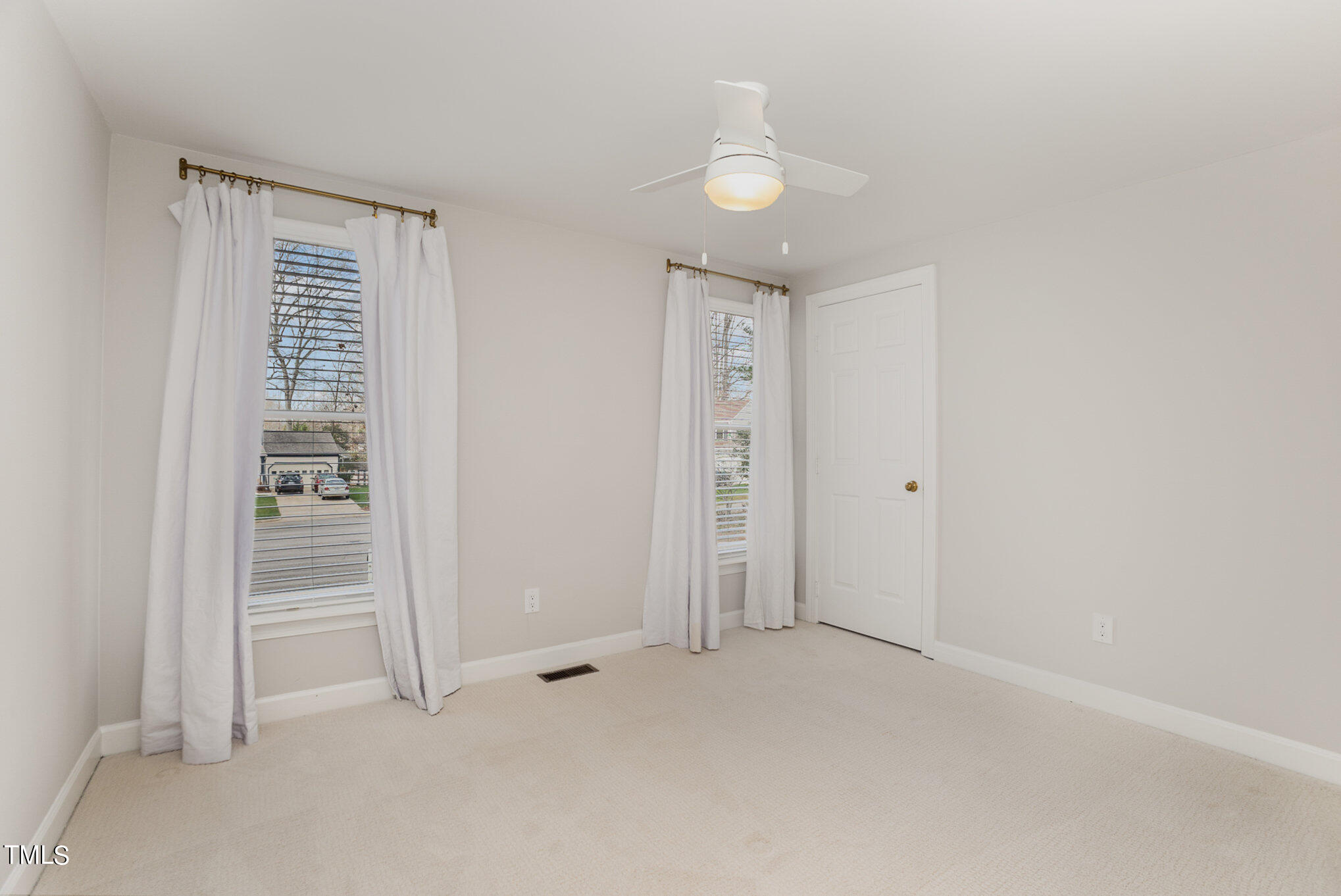 4324 Hickory Ridge Drive Raleigh, NC 27609 - Photo 23 of 34 025_cy1a6614-edit