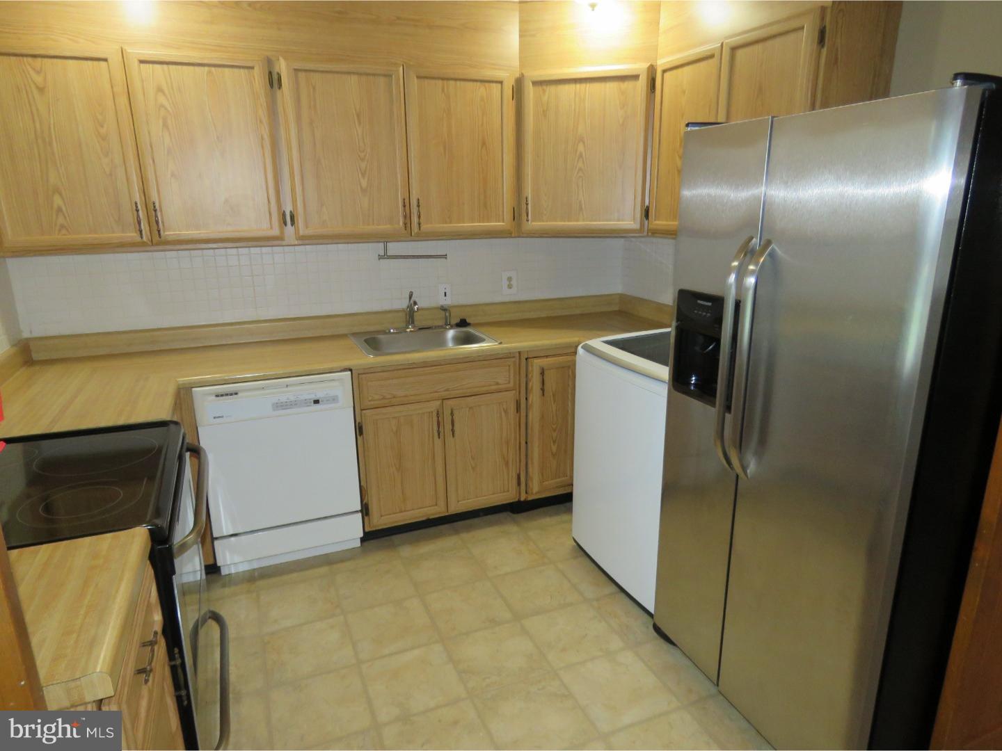 89 Crystal Road Levittown, PA 19057 - Photo 3 of 14 Kitchen