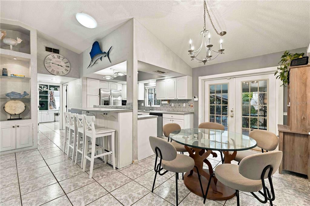 1613 Wharf Road Sarasota, FL 34231 - Photo 11 of 81 Gallery Image 11