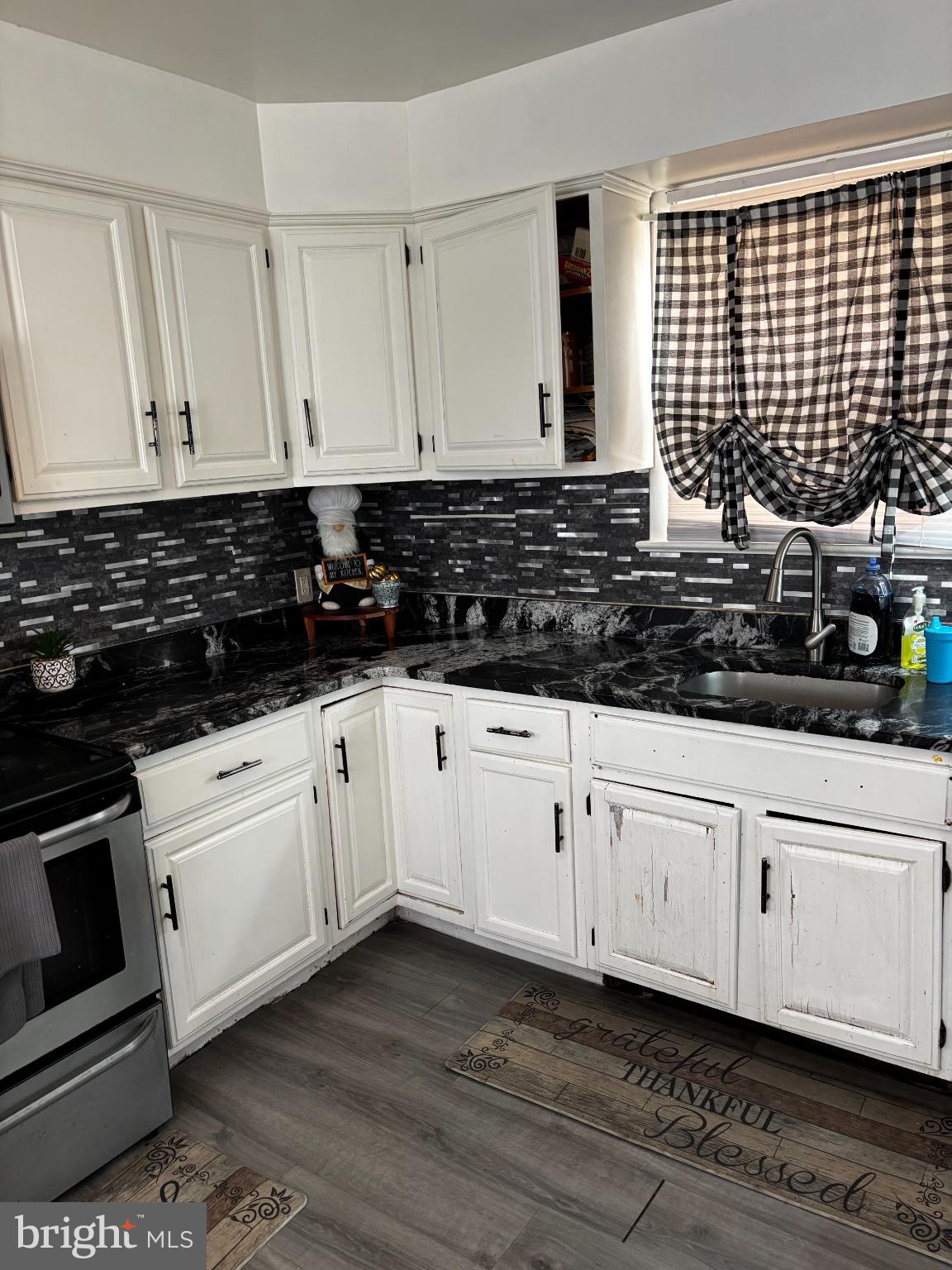 360 Windermere Avenue Lansdowne, PA 19050 - Photo 19 of 20 Charming kitchen with modern touches.