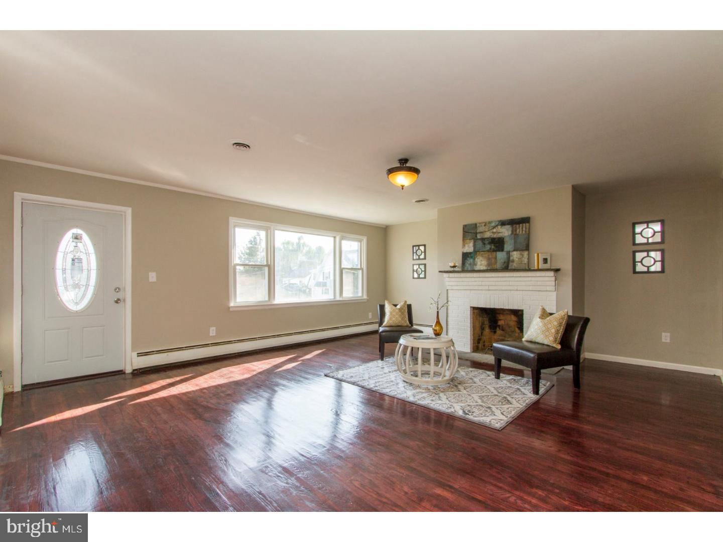 360 Windermere Avenue Lansdowne, PA 19050 - Photo 10 of 20 Bright and inviting living space awaits you.