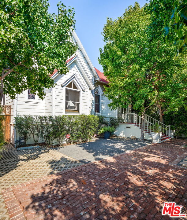 2621 2nd Street Santa Monica, CA 90405 - Photo 2 of 33 a front view of a house with a yard
