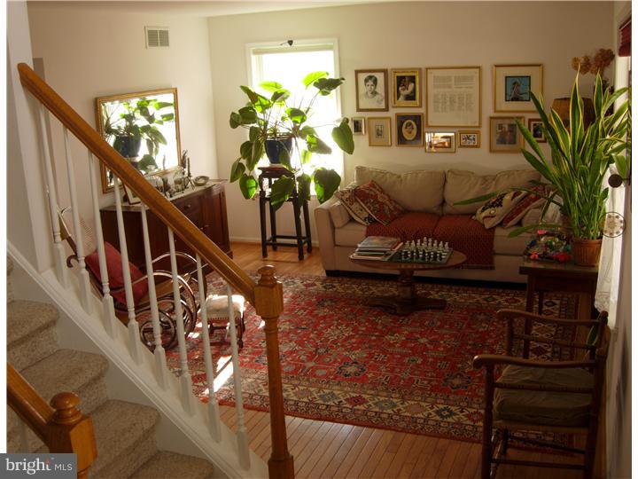 208 Suffolk Road Flourtown, PA 19031 - Photo 2 of 24 Living Room
