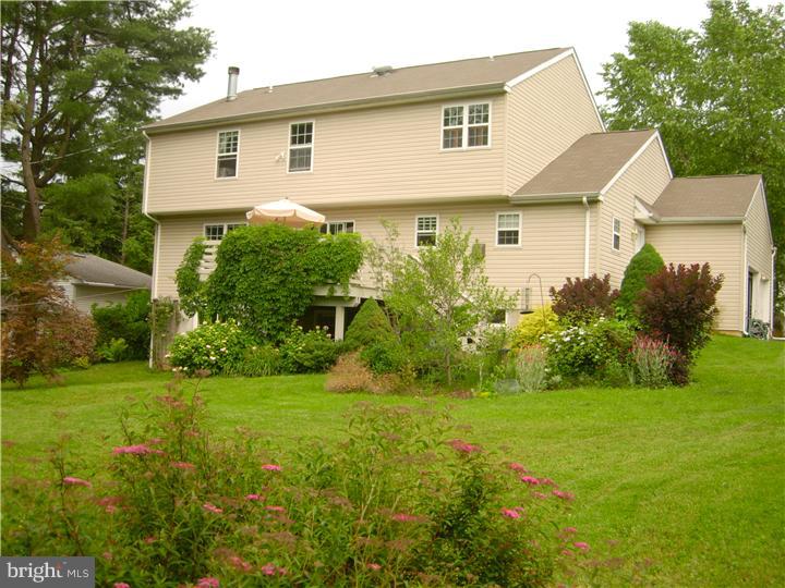 208 Suffolk Road Flourtown, PA 19031 - Photo 23 of 24 Exterior Back