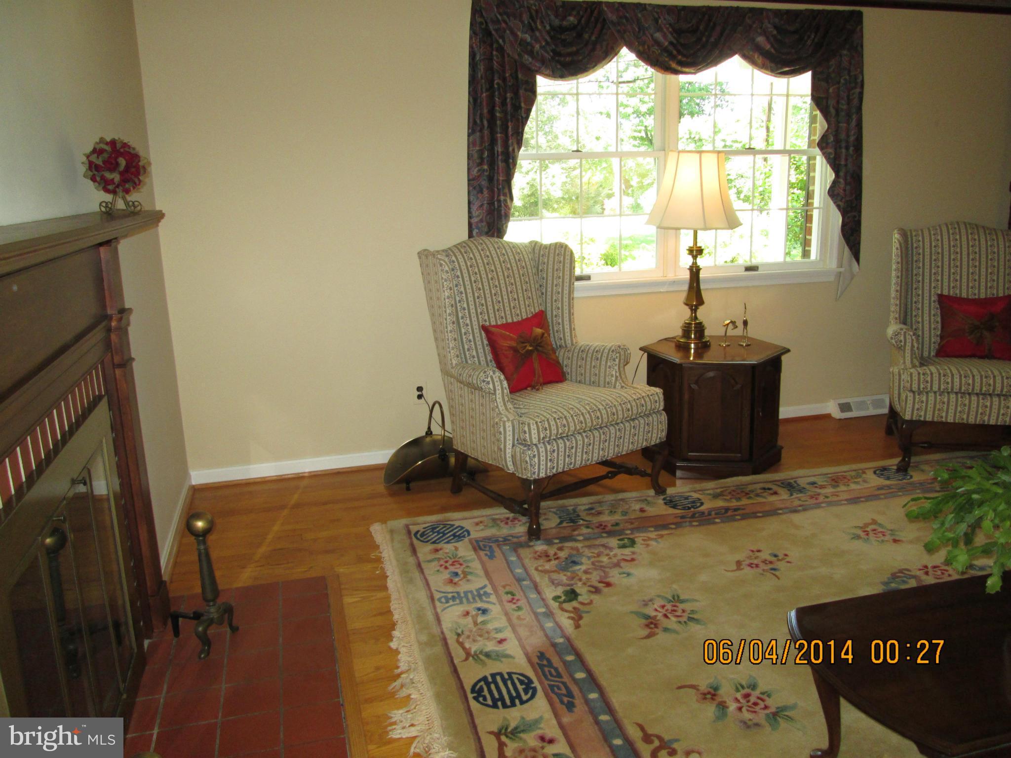 13101 Fork Road Baldwin, MD 21013 - Photo 13 of 30 Living Room