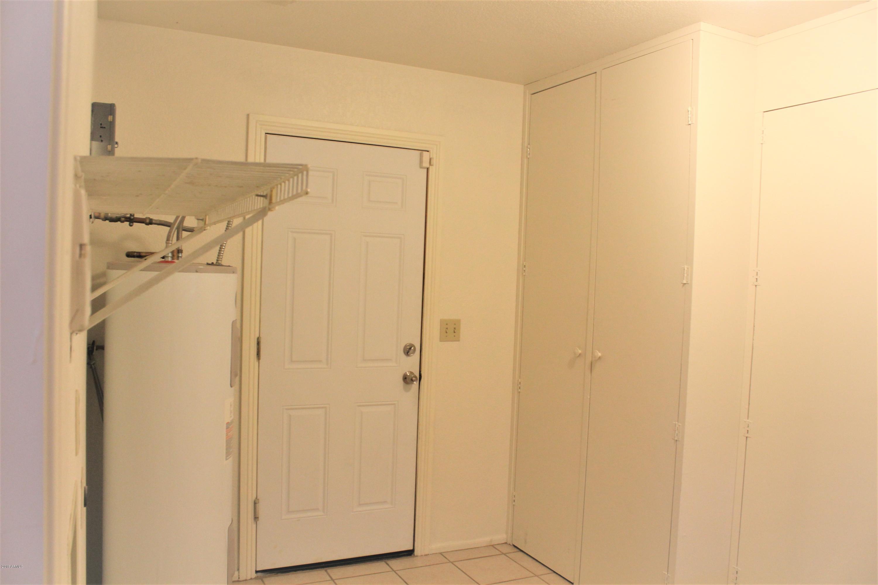 5940 East Spring Road Scottsdale, AZ 85254 - Photo 11 of 23 a view of a bathroom