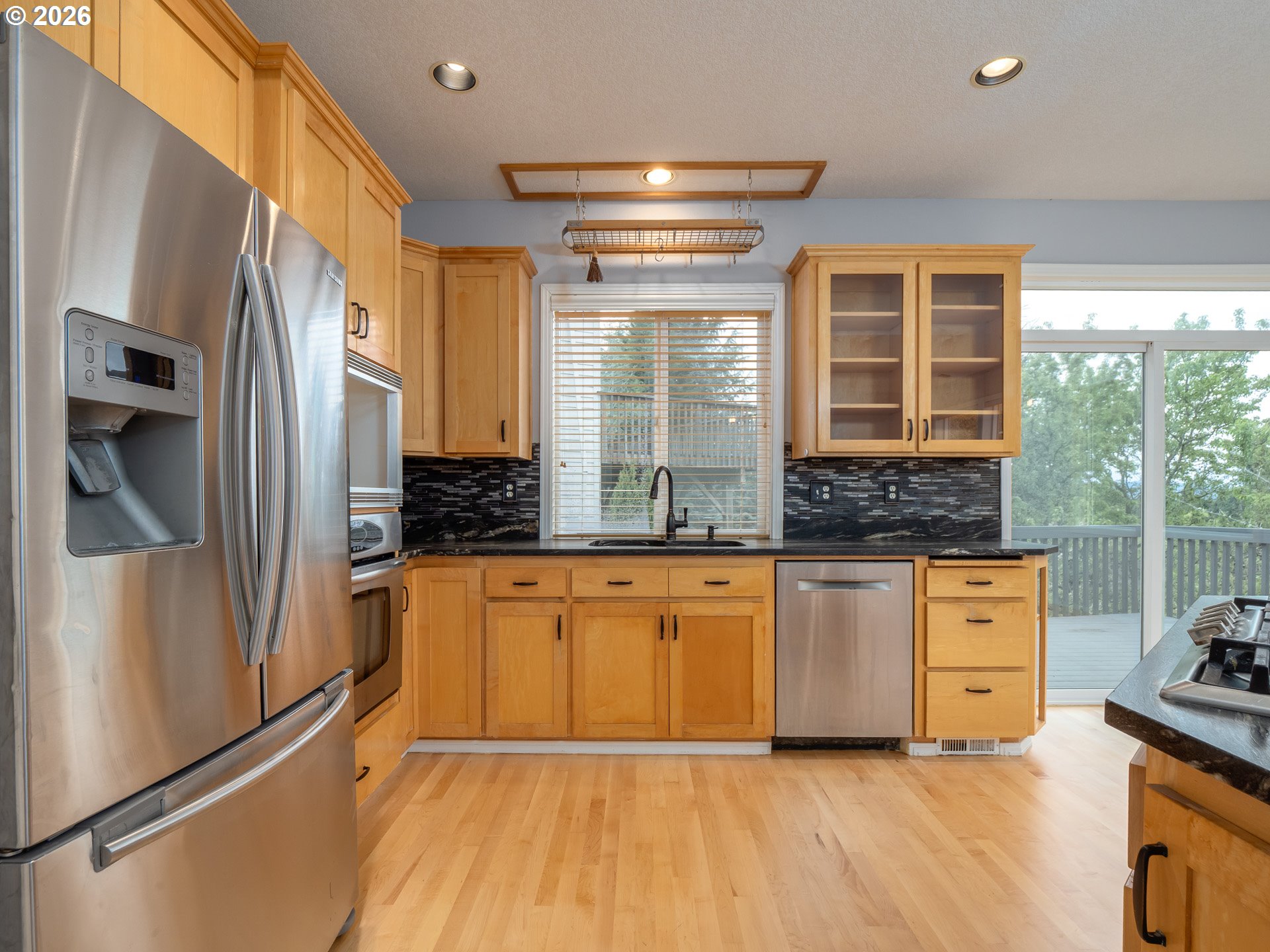 13728 Southwest 130th Place Tigard, OR 97223 - Photo 12 of 48