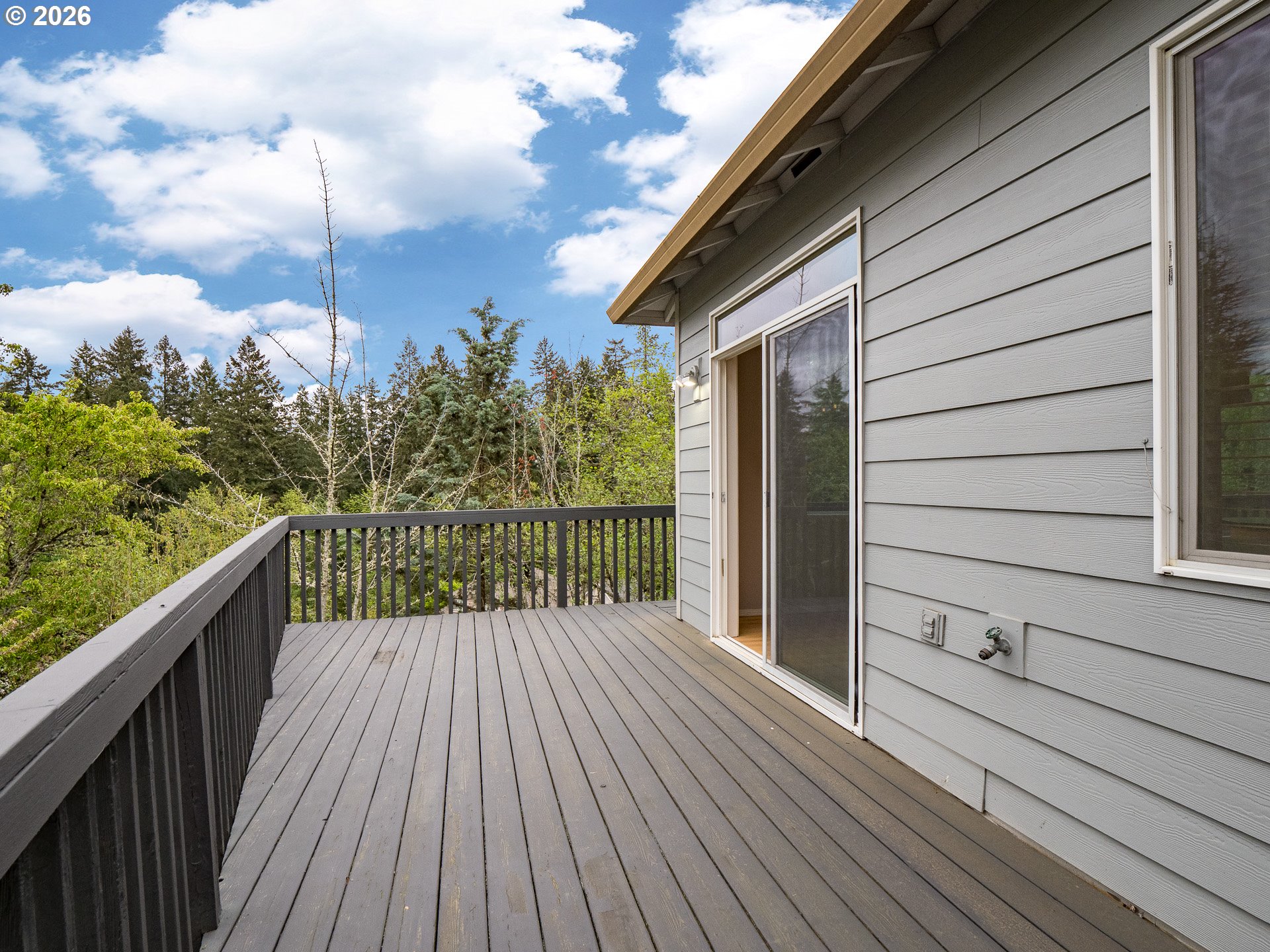 13728 Southwest 130th Place Tigard, OR 97223 - Photo 15 of 48