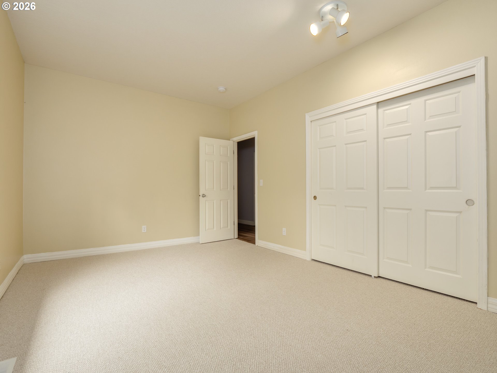 13728 Southwest 130th Place Tigard, OR 97223 - Photo 37 of 48