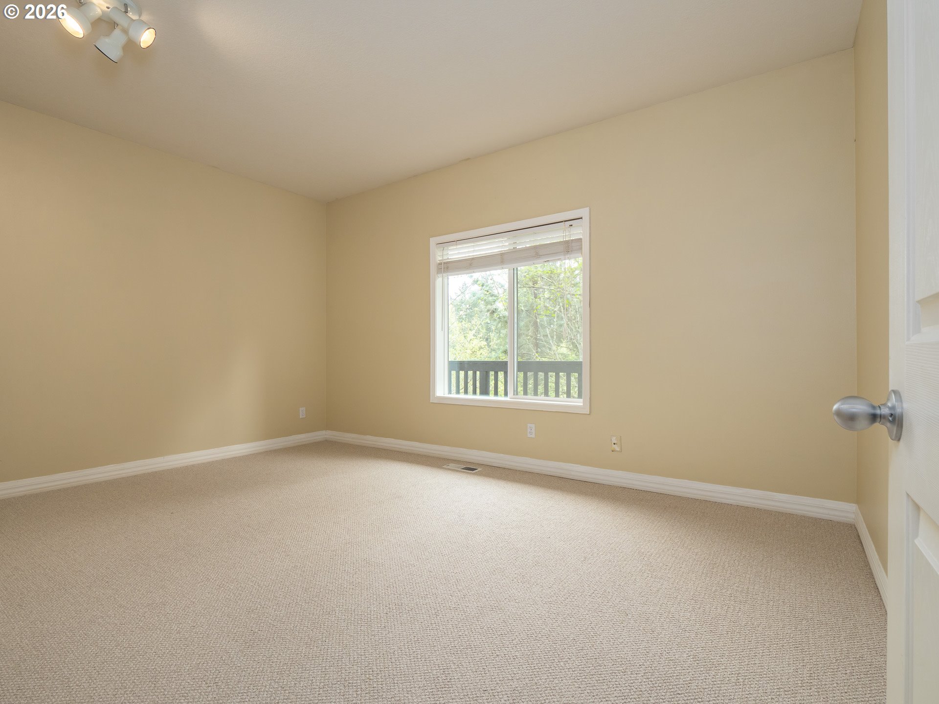 13728 Southwest 130th Place Tigard, OR 97223 - Photo 38 of 48