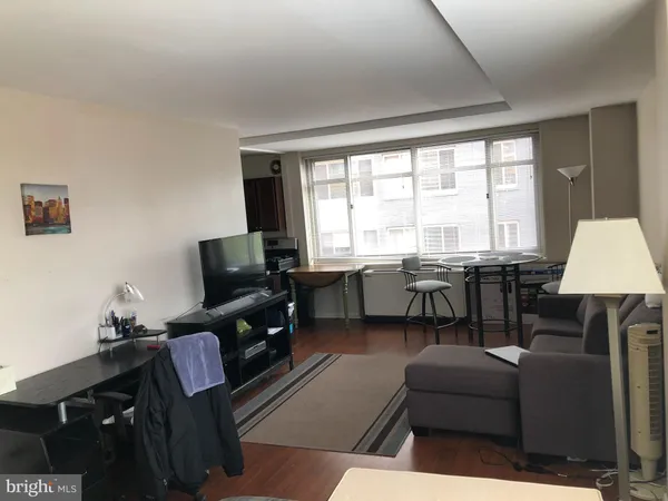 $2,100 | 940 25th Street Northwest, Unit 510S, Washington, DC 20037