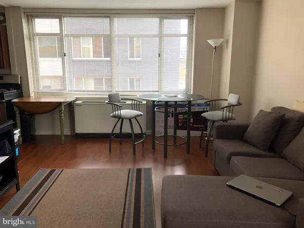 $2,100 | 940 25th Street Northwest, Unit 510S, Washington, DC 20037