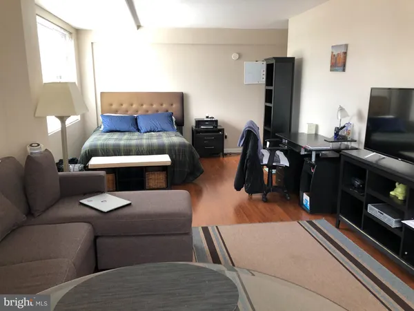 $2,100 | 940 25th Street Northwest, Unit 510S, Washington, DC 20037