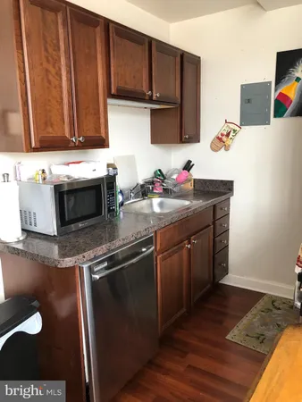 $2,100 | 940 25th Street Northwest, Unit 510S, Washington, DC 20037