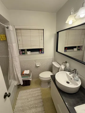 $1,650 | 700 Layne Boulevard, Unit 317, Hallandale Beach, FL 33009