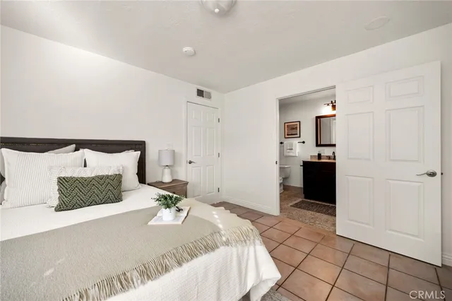 $1,099,000 | 5011 Gundry Avenue, Long Beach, CA 90807