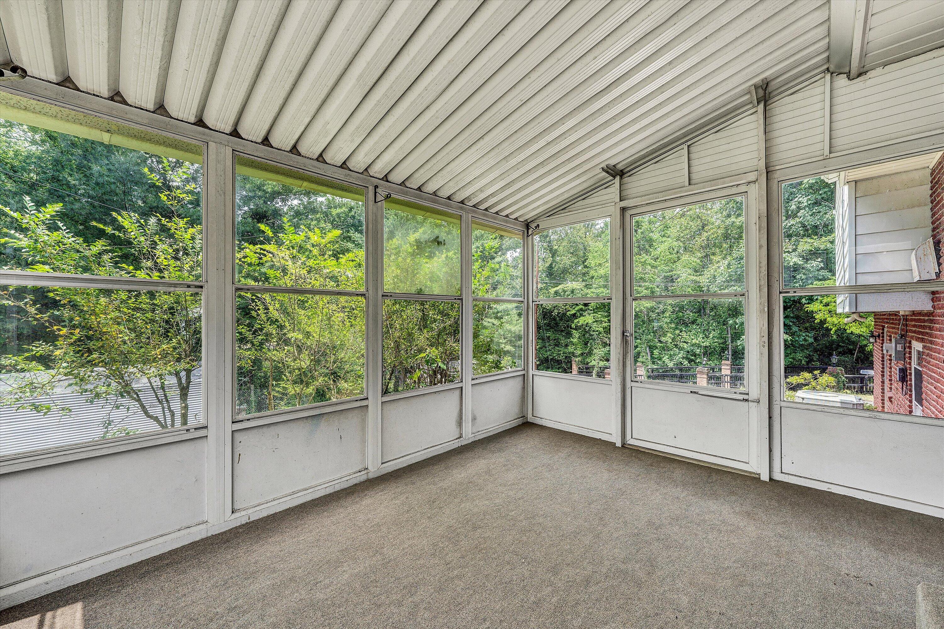 6066 Thornrose Road Roanoke, VA 24012 - Photo 10 of 32 10-DSC04006