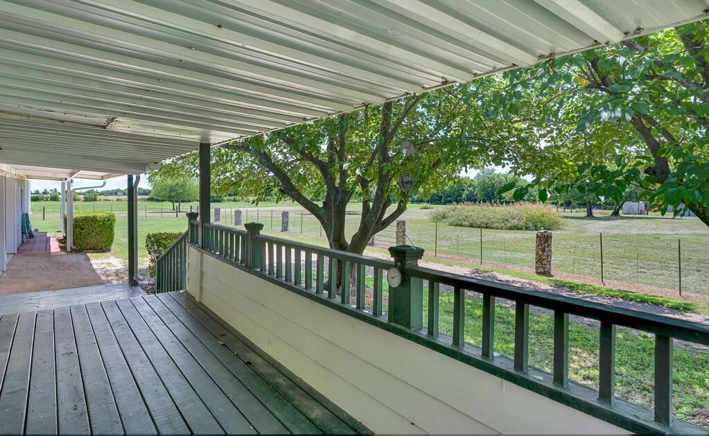 652 Middle Windsor Road McGregor, TX 76657 - Photo 3 of 40 Front Porch