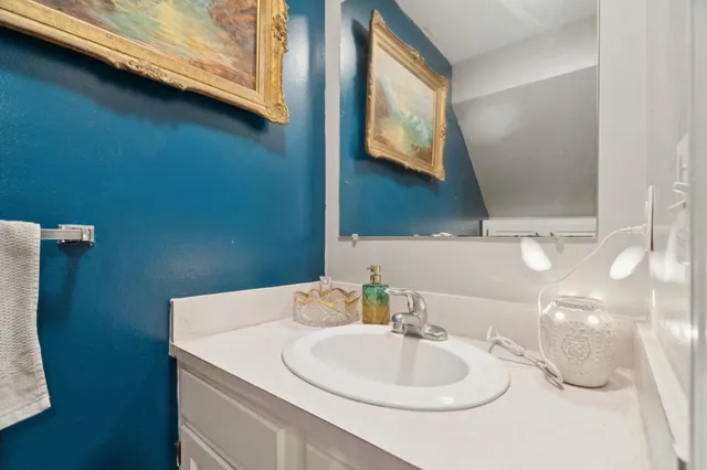 $249,000 | 86 Woodhaven Drive, Hartford, VT 05001