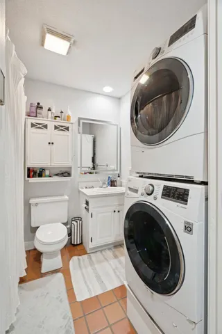 $249,000 | 86 Woodhaven Drive, Hartford, VT 05001