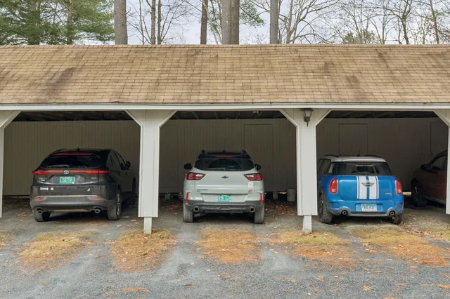 $249,000 | 86 Woodhaven Drive, Hartford, VT 05001