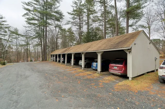 $249,000 | 86 Woodhaven Drive, Hartford, VT 05001