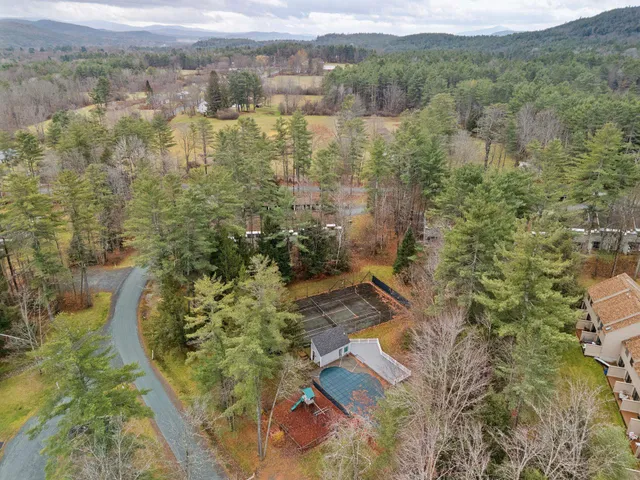 $249,000 | 86 Woodhaven Drive, Hartford, VT 05001