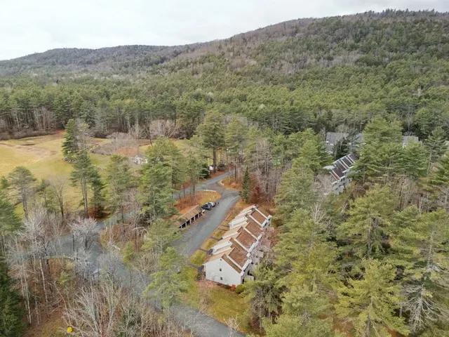 $249,000 | 86 Woodhaven Drive, Hartford, VT 05001