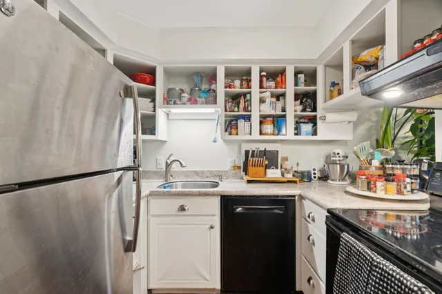 $249,000 | 86 Woodhaven Drive, Hartford, VT 05001