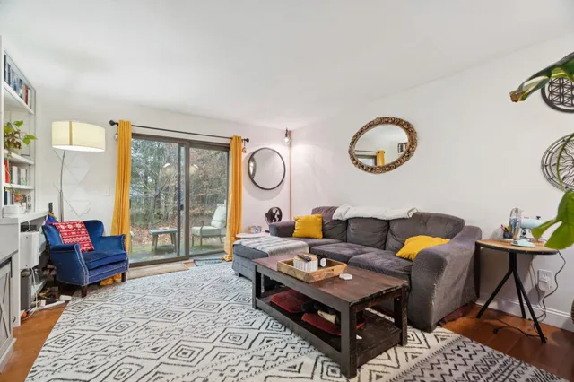 $249,000 | 86 Woodhaven Drive, Hartford, VT 05001