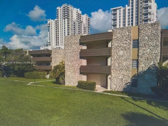$2,050 | 8325 Southwest 72nd Avenue, Unit 205C, Miami, FL 33143