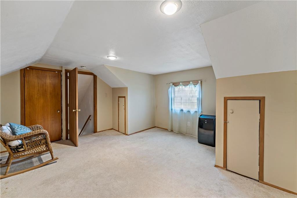 987 McCoy Road McKees Rocks, PA 15136 - Photo 14 of 31