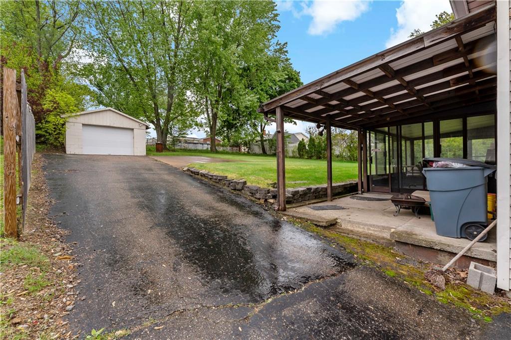 987 McCoy Road McKees Rocks, PA 15136 - Photo 23 of 31