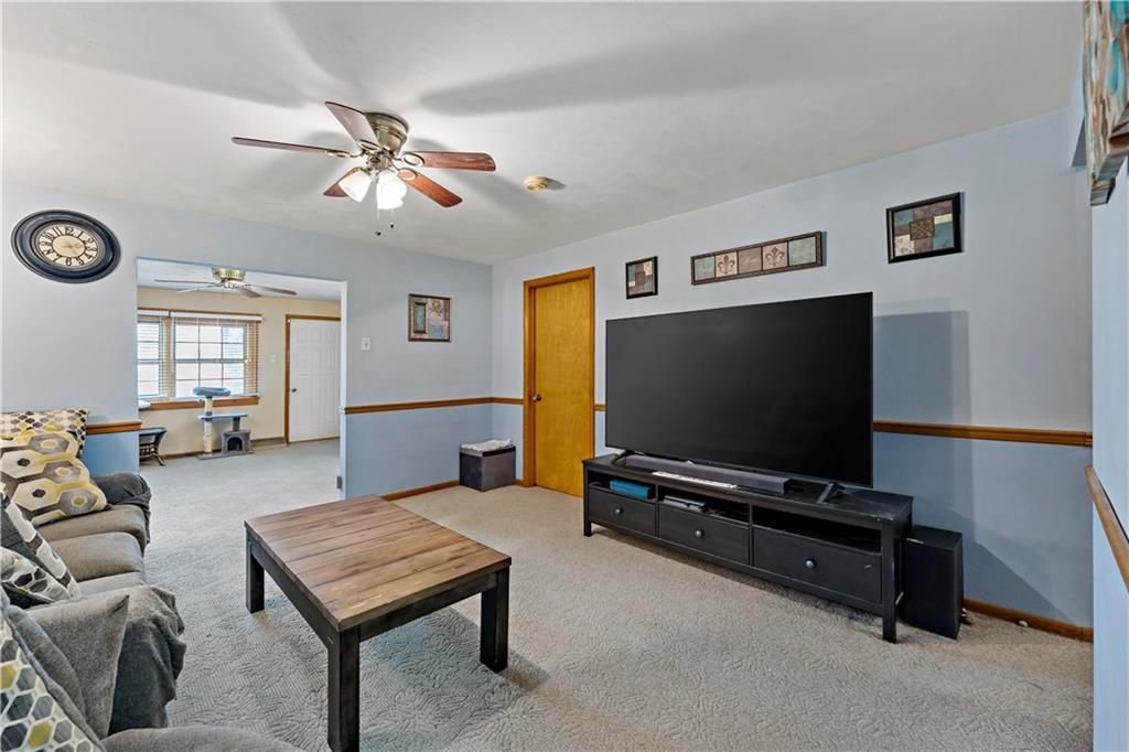 987 McCoy Road McKees Rocks, PA 15136 - Photo 6 of 31