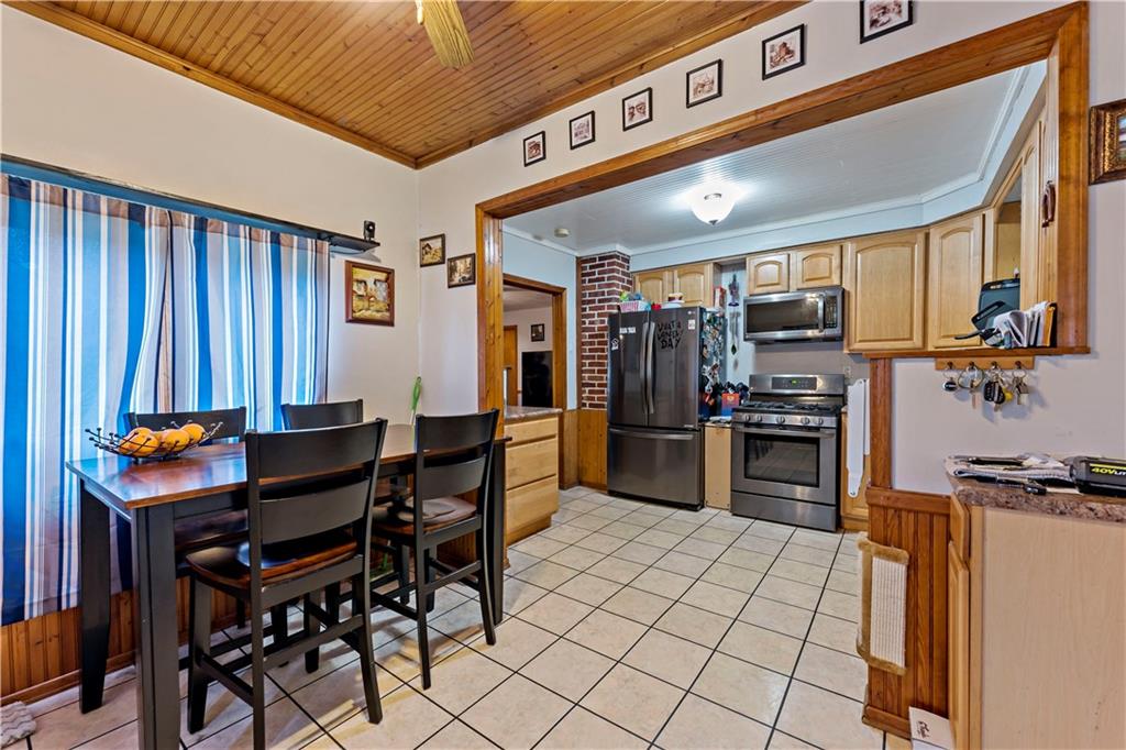 987 McCoy Road McKees Rocks, PA 15136 - Photo 10 of 31