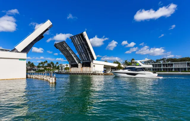 $25,000 | 485 East Royal Palm Road, Unit 403, Boca Raton, FL 33432