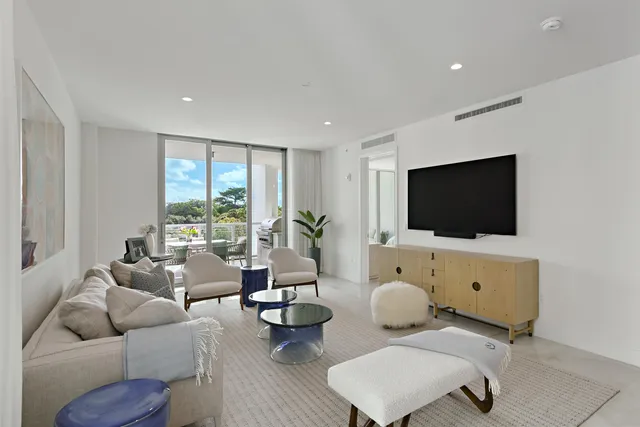 $25,000 | 485 East Royal Palm Road, Unit 403, Boca Raton, FL 33432