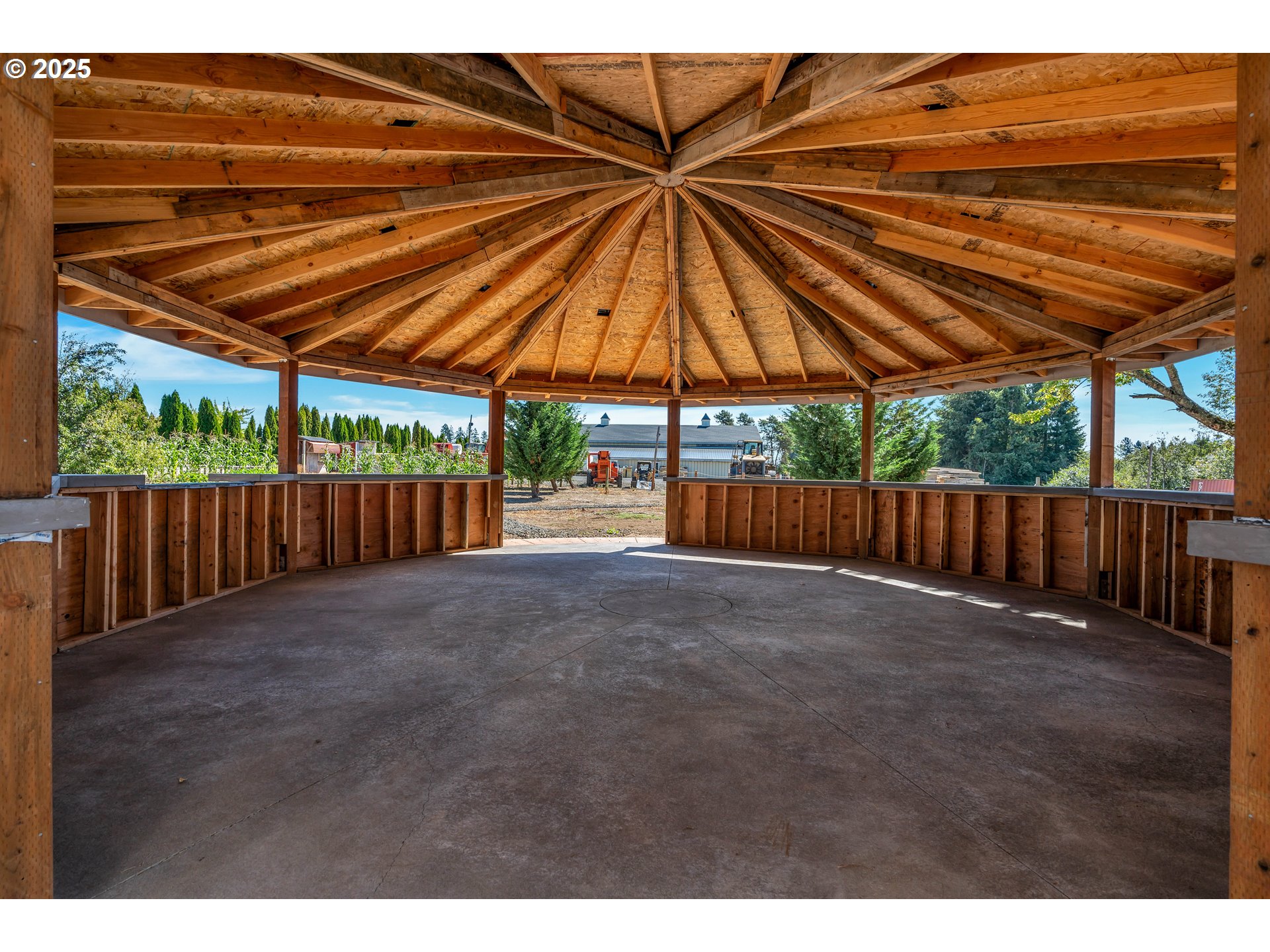 6560 Southwest Rood Bridge Road Hillsboro, OR 97123 - Photo 31 of 45 Gallery Image 31