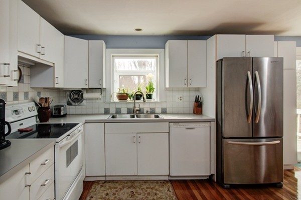 197 Shaw Farm Road Holliston, MA 01746 - Photo 8 of 28 Gallery Image 8