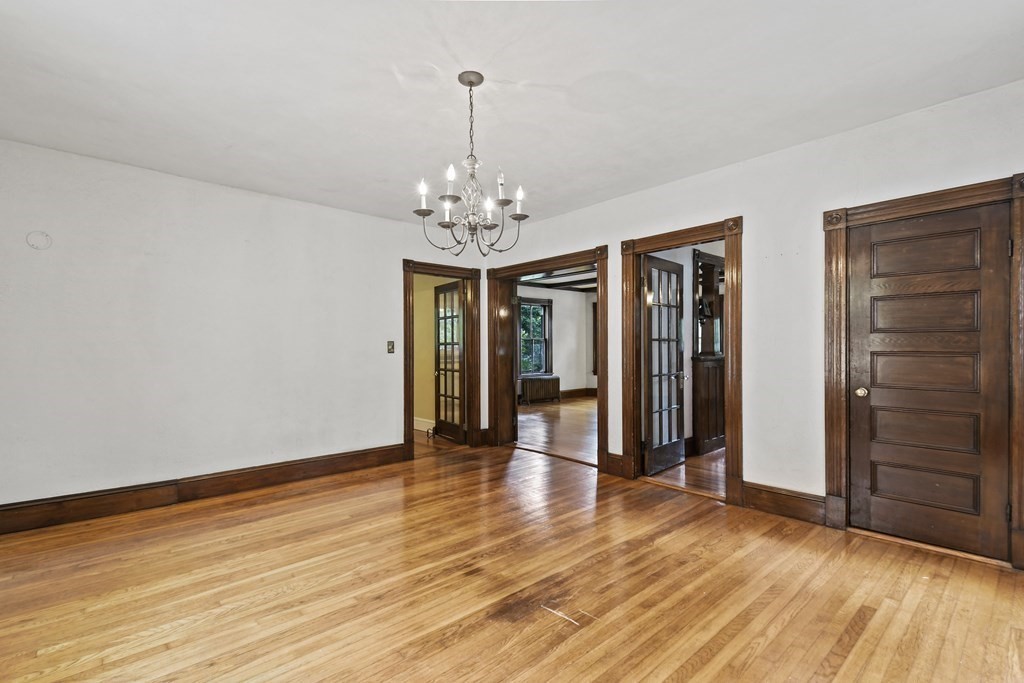 22 Clinton Street Woburn, MA 01801 - Photo 8 of 37 Gallery Image 8