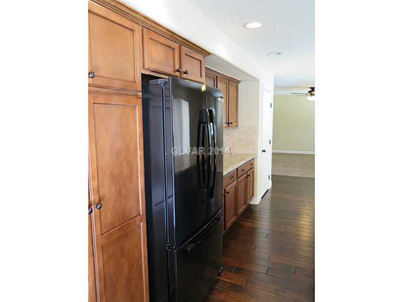 388 Rushing Creek Court Henderson, NV 89014 - Photo 6 of 35 Kitchen.