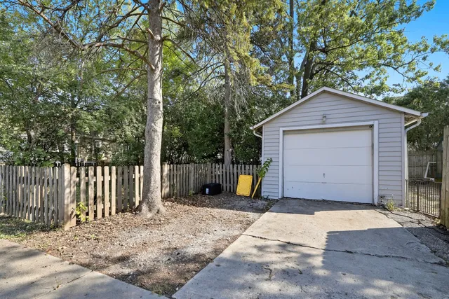 $290,000 | 440 West Main Street, Barrington, IL 60010