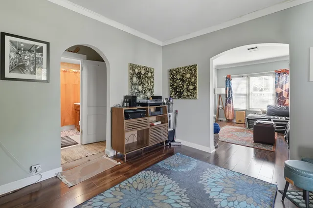 $290,000 | 440 West Main Street, Barrington, IL 60010