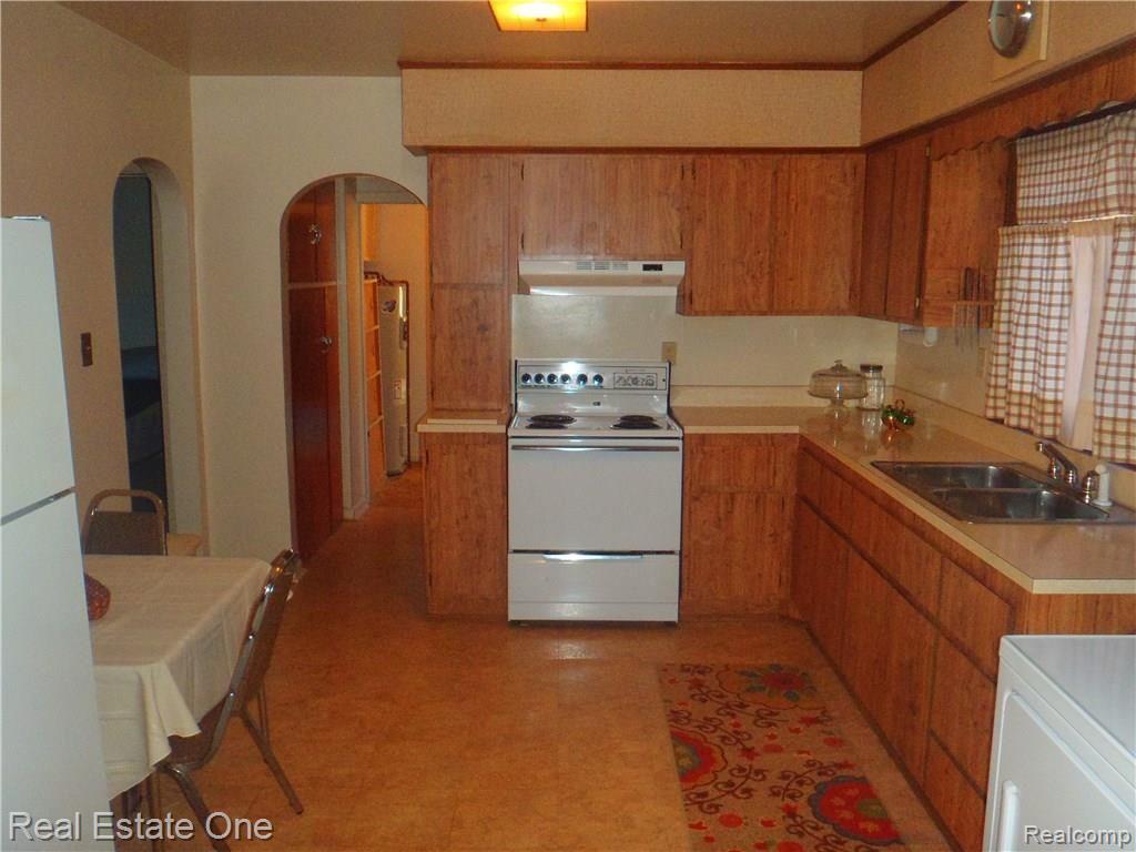 5257 Sashabaw Road Clarkston, MI 48346 - Photo 5 of 8 P1013255.JPG