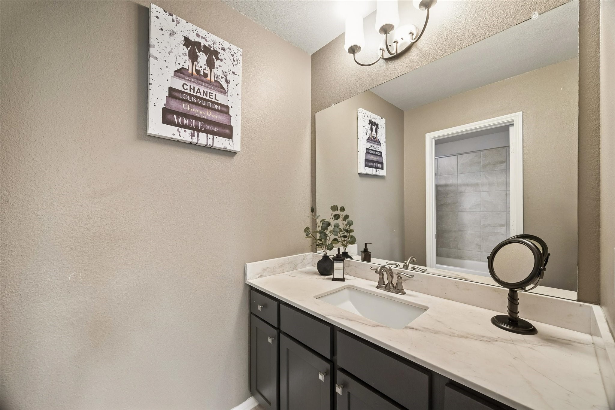 1907 Sapphire Pines Lane Rosenberg, TX 77469 - Photo 31 of 43 A JACK AND JILL BATHROOM IS SHARED BETWEEN BEDROOMS 4 AND 5.