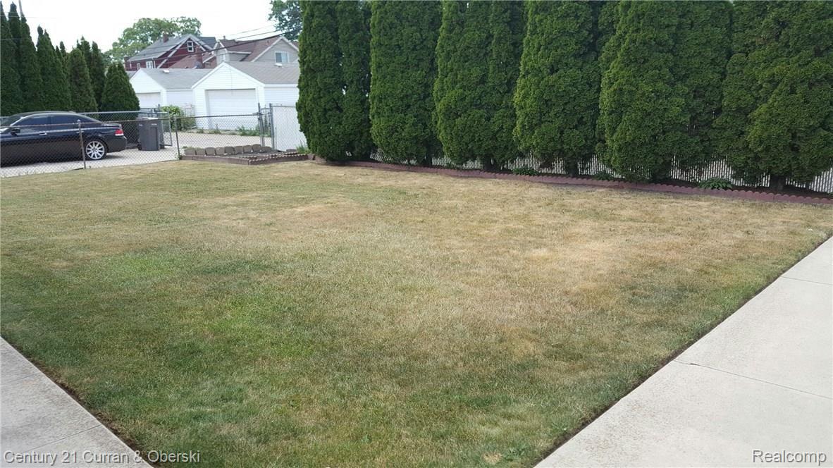 6473 Chase Road Dearborn, MI 48126 - Photo 12 of 36 chase 26.jpg